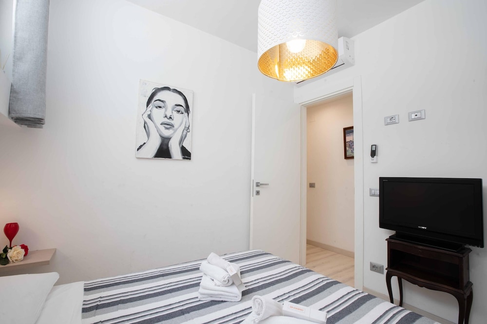 Family Apartment, Multiple Bedrooms (Casa Angerin 2 - 100m from sea) photo 2