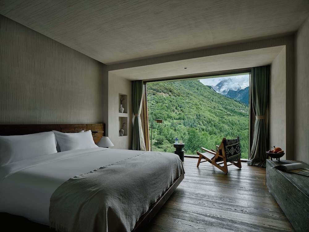 Elite Double Room, Mountain View photo 1