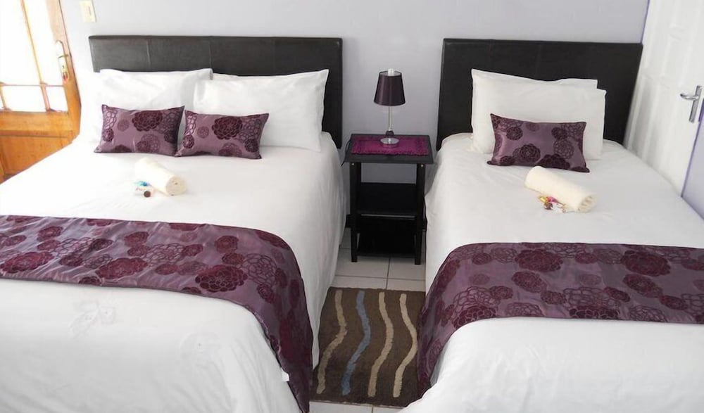 Standard Twin Room photo 2