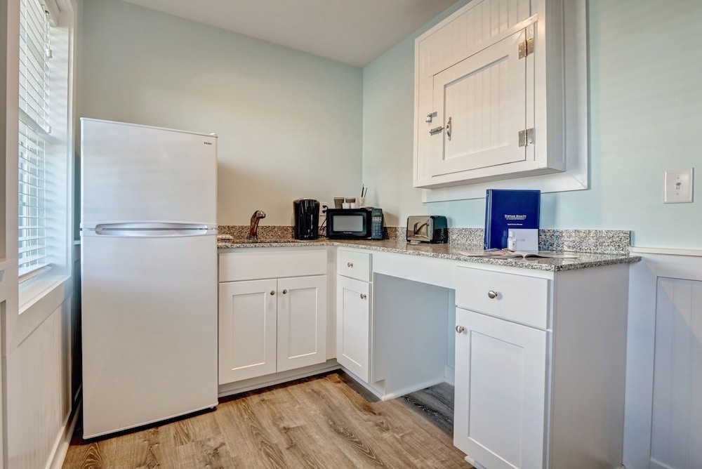 Standard Studio, 2 Queen Beds, Kitchenette photo 3