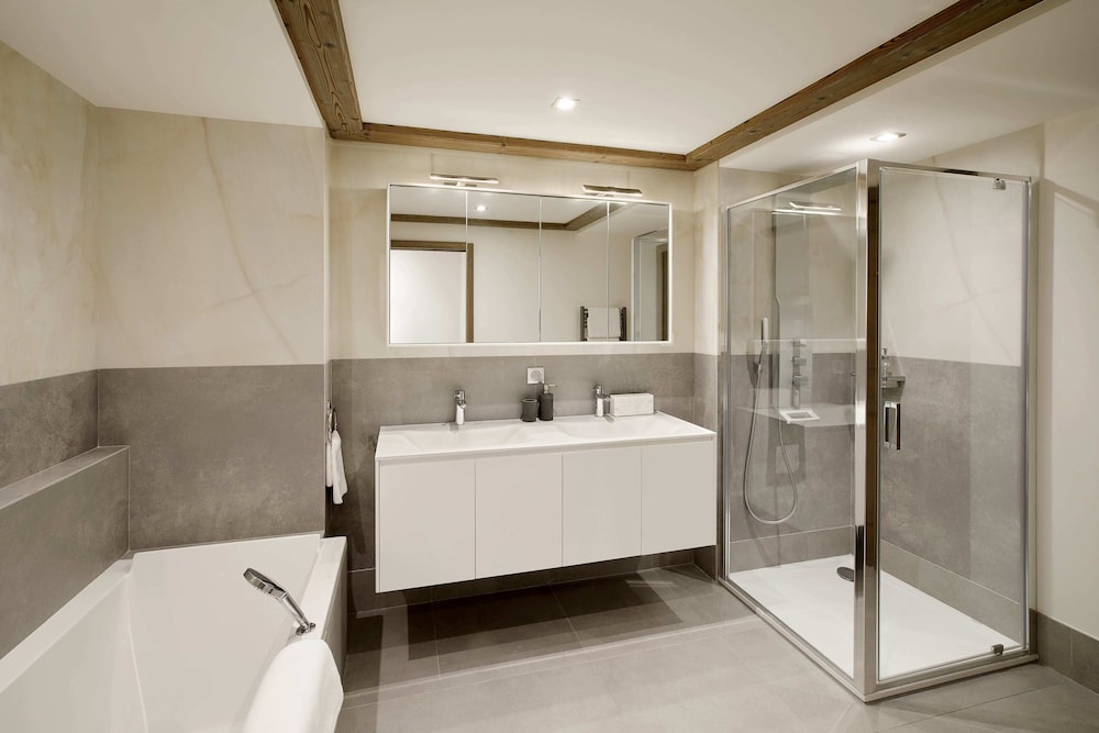Three-Bedroom Prestige Family Apartment photo 3