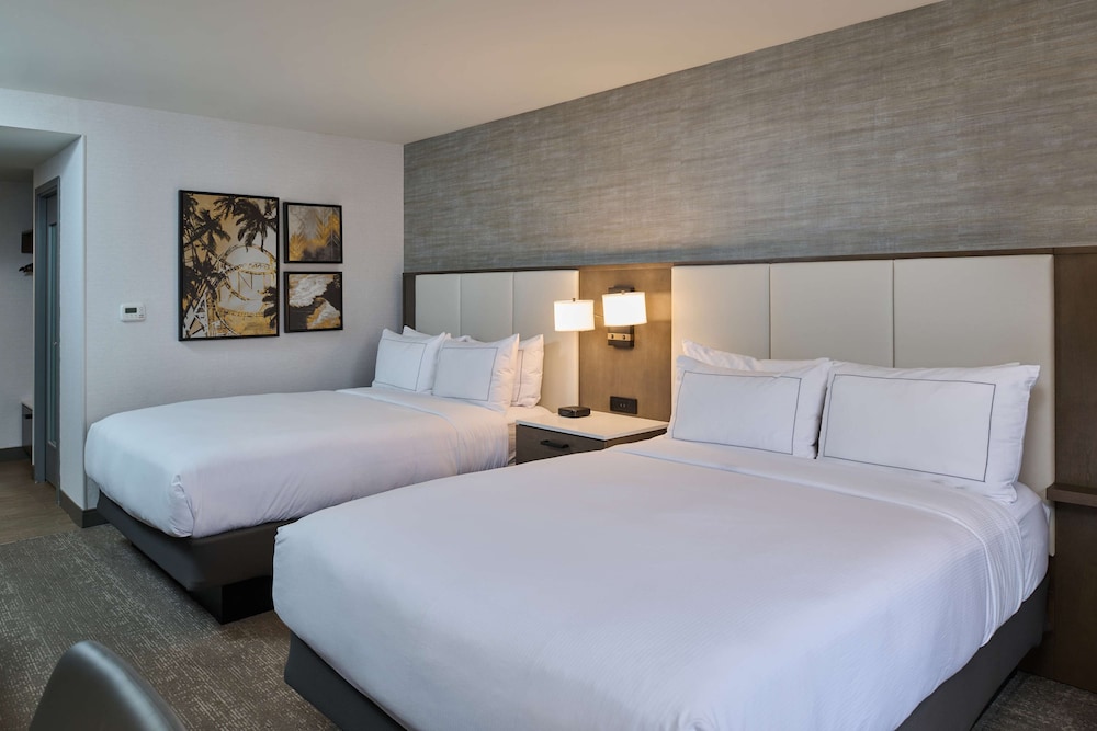 Room, 2 Queen Beds, Accessible, Balcony photo 2