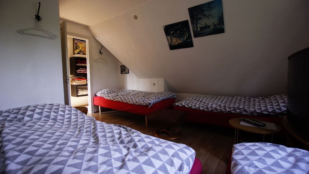 Economy Quadruple Room, 1 Bedroom, Non Smoking (Nr. 2) photo 1