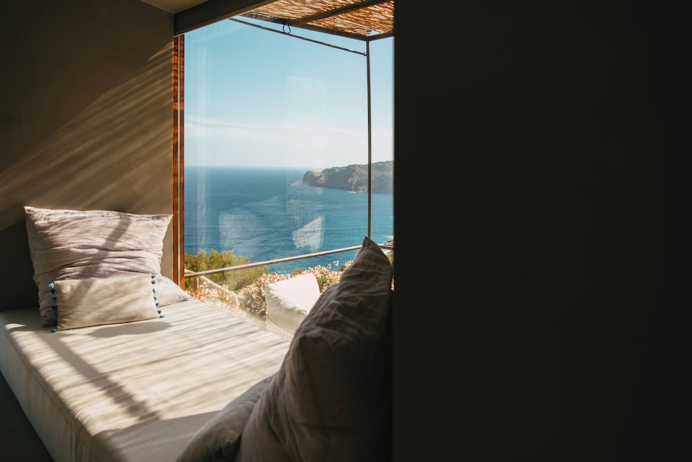 Deluxe Suite, Sea View photo 2