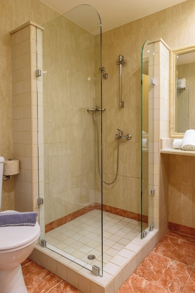 Double Room Pool View thumbnail 6