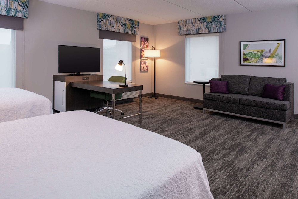 Studio, 2 Queen Beds, Refrigerator & Microwave (Wet bar) photo 1