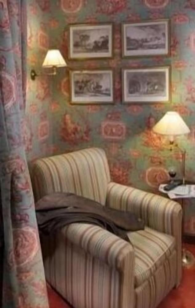 Superior Double Room thumbnail 5