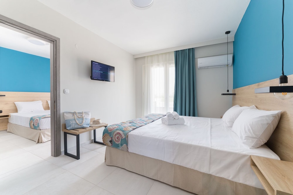 Family Suite, 2 Bedrooms, Garden View
