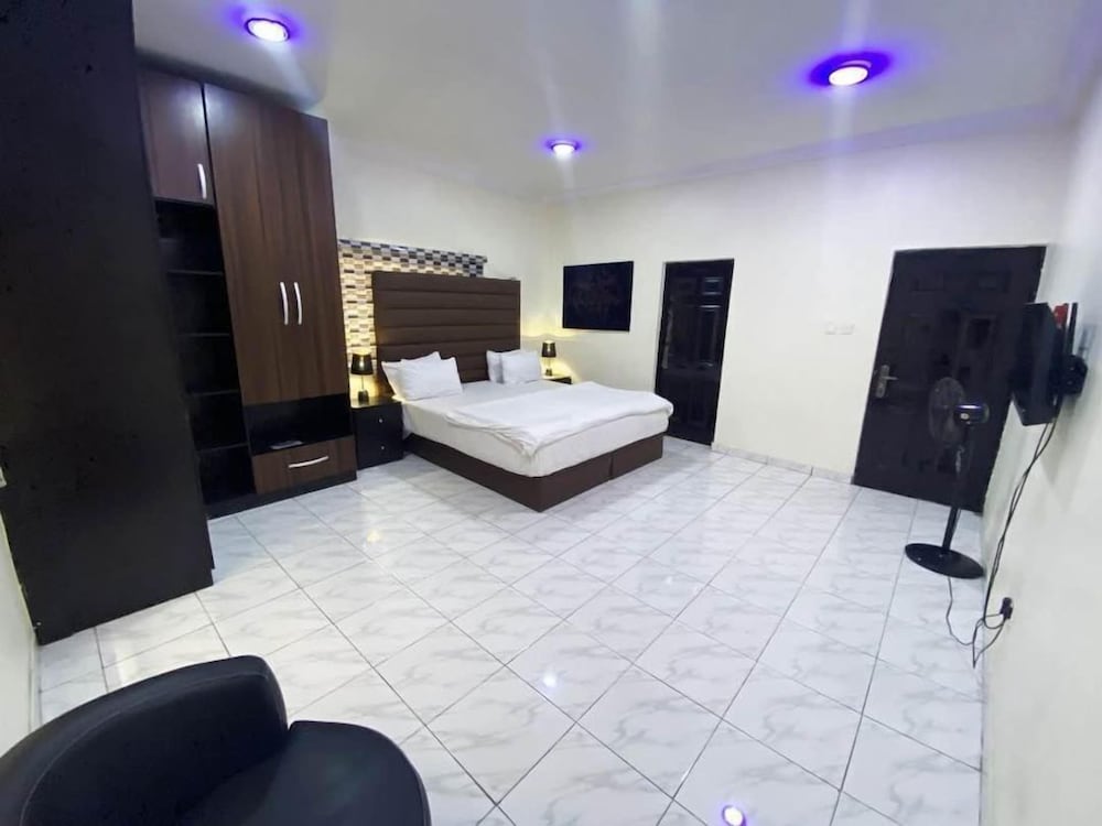 Family Room, Balcony, City View