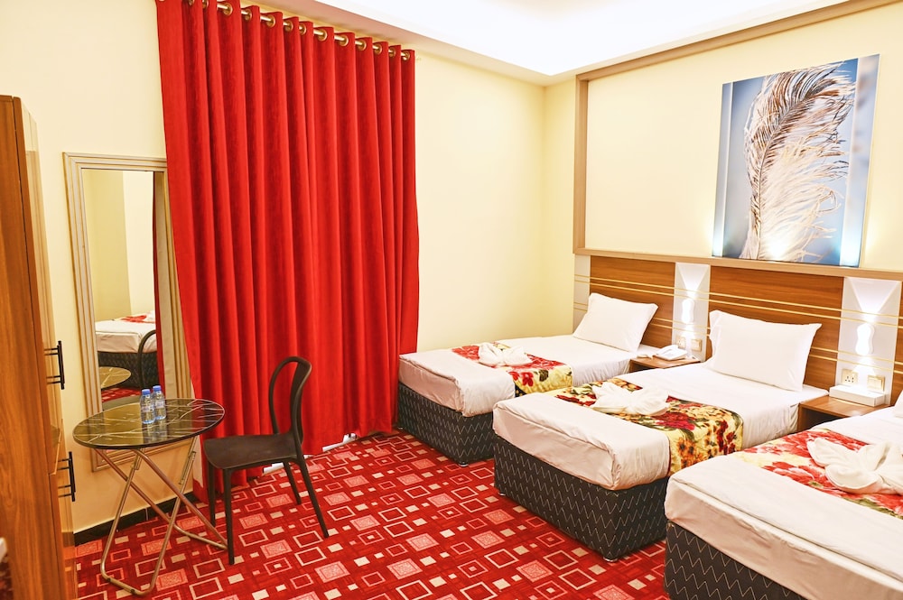 Standard Triple Room, City View photo 1