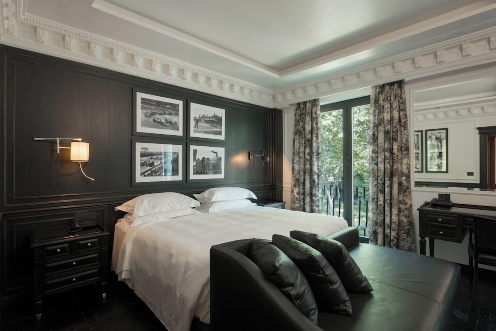 Executive Room - Photo 1