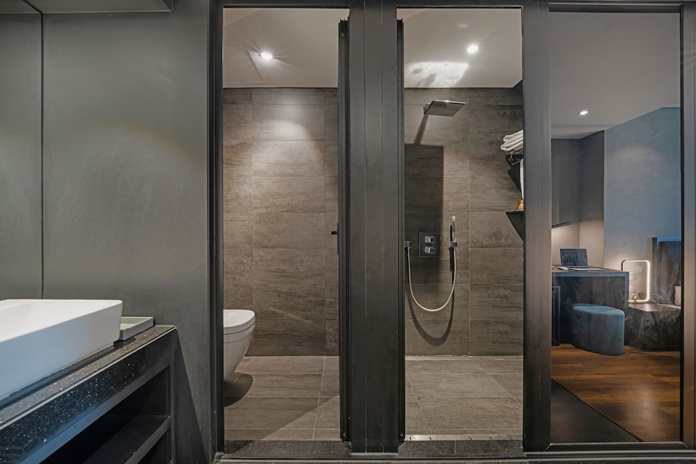 Deluxe Twin Room with Sea View photo 3