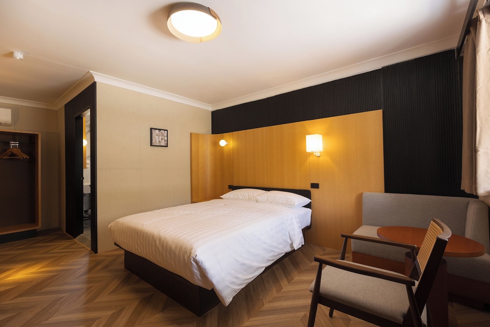 Deluxe Double Room photo 2