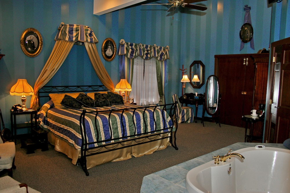 Standard Double Room, Ensuite (Mary Lincoln Suite)