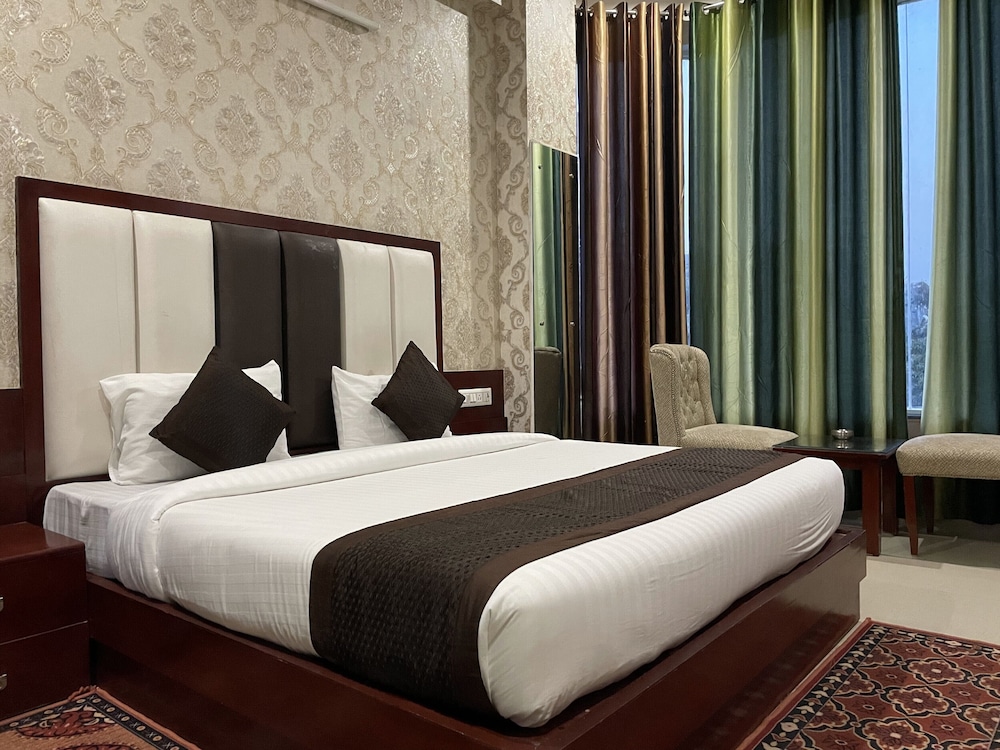 Executive Room - Photo 2