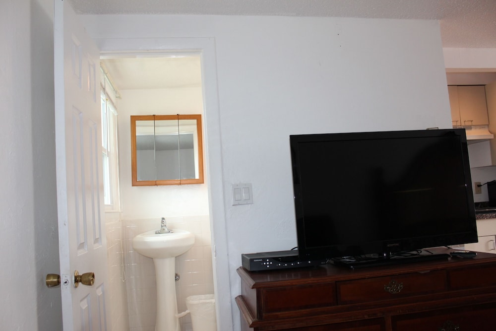 Studio, 1 King Bed photo 2