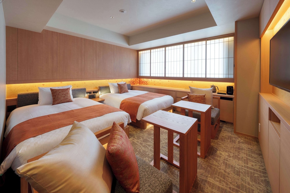 Superior Twin Room, Non Smoking, Bathtub - Photo 10