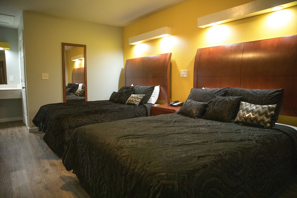 Single Room, 2 Queen Beds - Photo 4