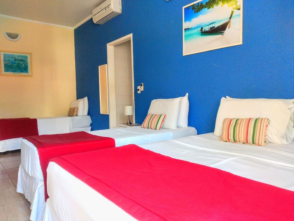 Standard Quadruple Room - Photo 8