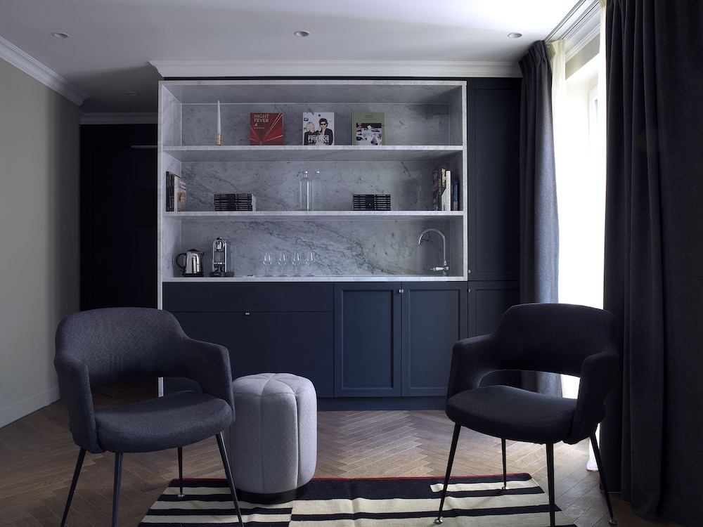 Signature Suite
