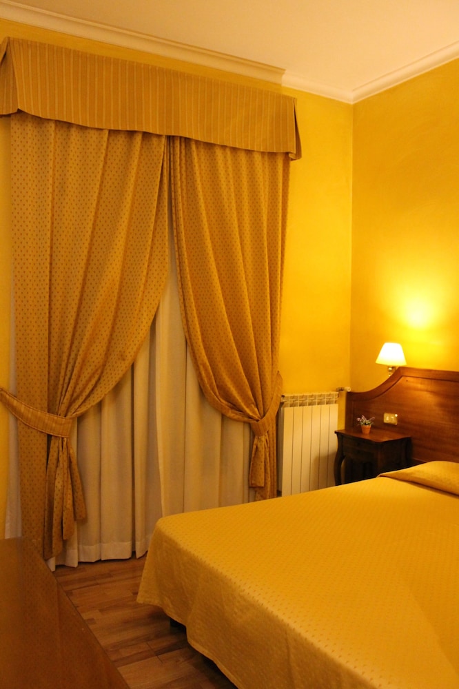 Economy Room
