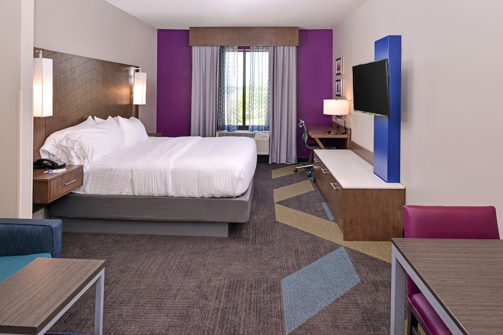 Suite, 2 Queen Beds, Accessible (Accessible Tub) photo 1