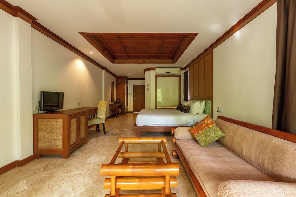 Deluxe Room - Photo 3