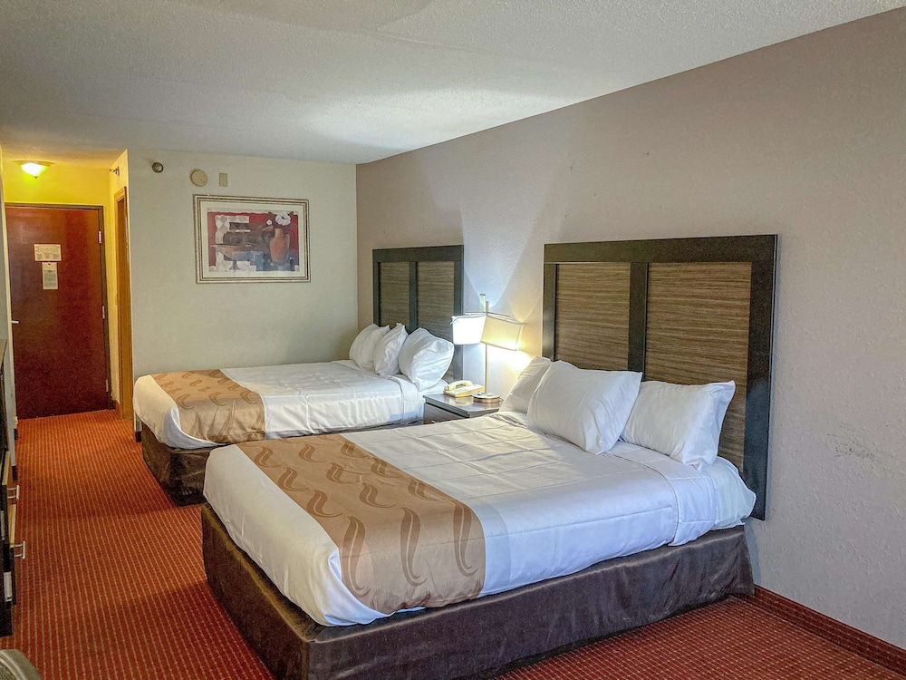 Deluxe Room, 2 Queen Beds, Non Smoking, Refrigerator & Microwave - Photo 1