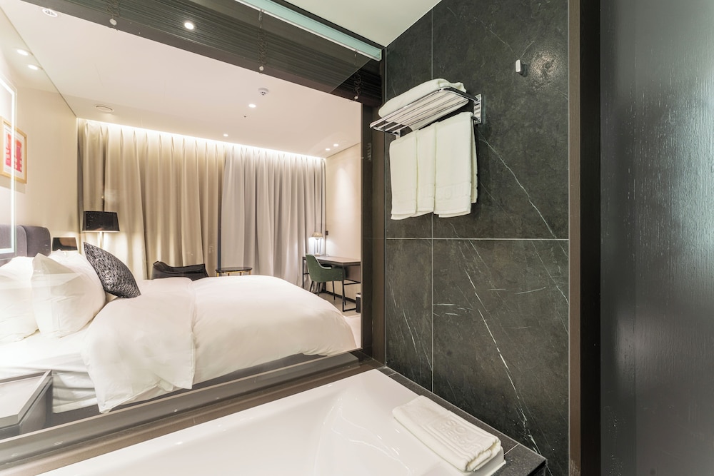 Deluxe Room, Balcony - Photo 13