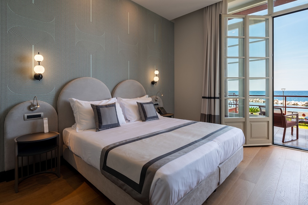 Premier Double Room, 1 Bedroom, Terrace, Sea View - Photo 2