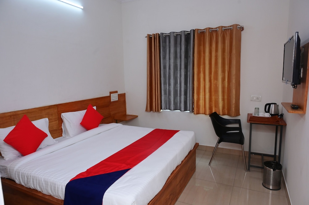 Standard Double Room, 1 Queen Bed, Smoking photo 2