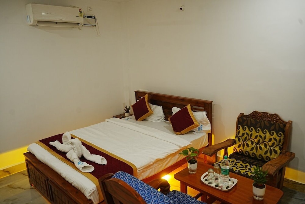 Deluxe Room, Partial Sea View