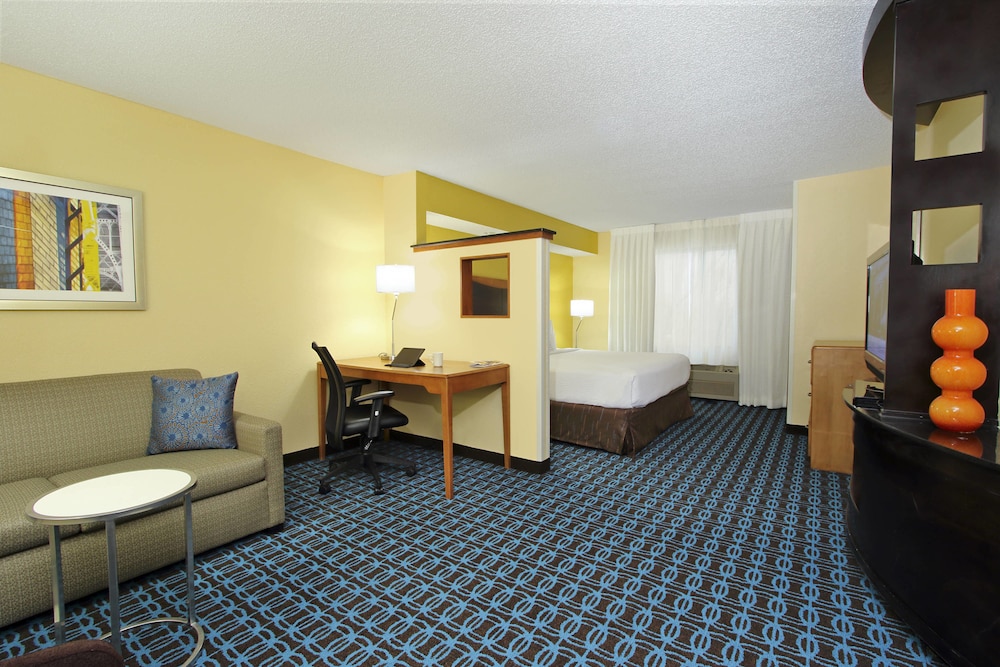 Executive Suite, 1 King Bed with Sofa bed photo 1