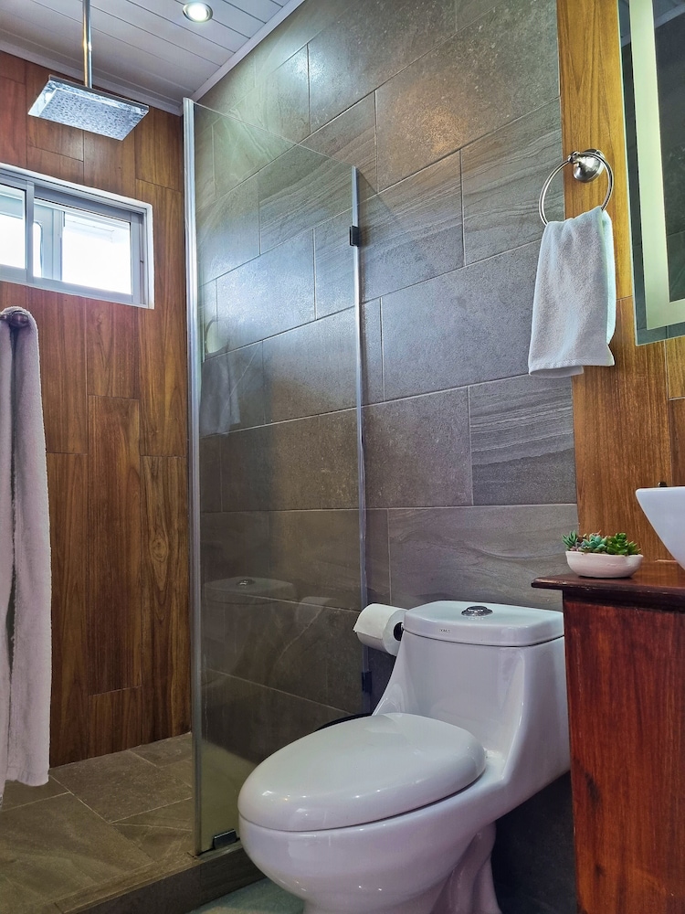 Superior Studio, 1 King Bed, Kitchenette photo 2