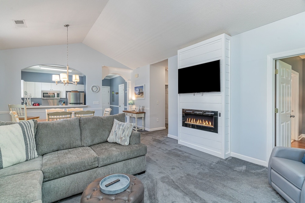 Condo, 2 Bedrooms