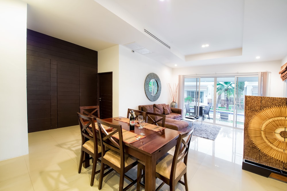 Executive Poolside Villa 2 Bedrooms photo 3