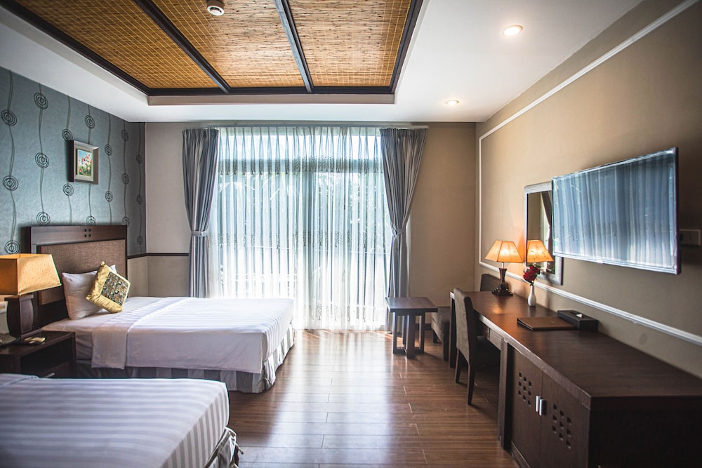 Deluxe Twin Room, Sea View (Partial View) - Photo 4