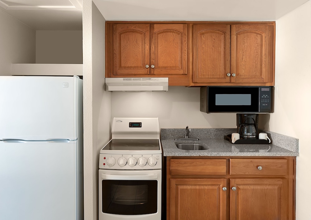 Oceanfront Deluxe 2 Queen Efficiency