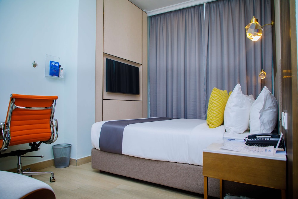 Junior Suite, 1 Queen Bed, Non Smoking - Photo 2