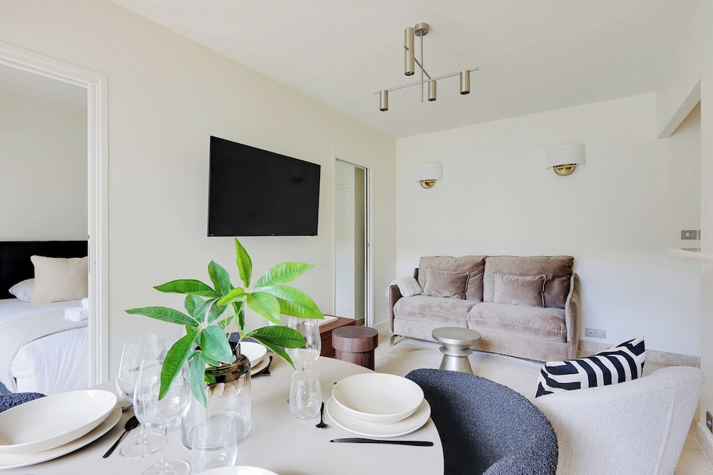 Apartment photo 3