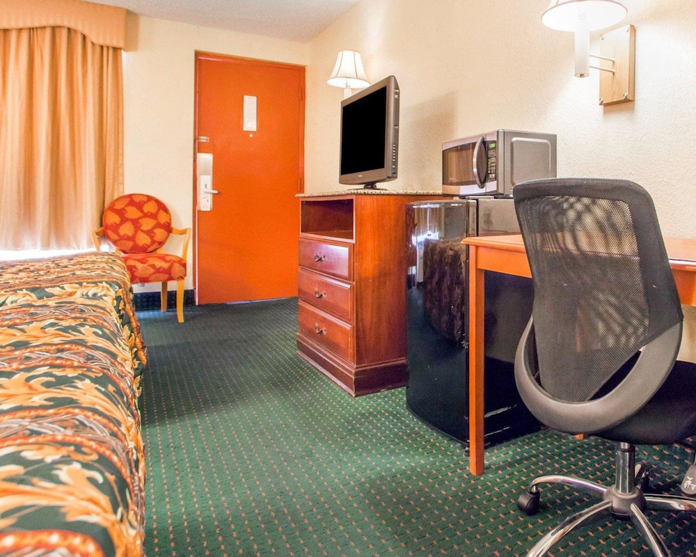 Two Double Beds, Non Smoking - Photo 2