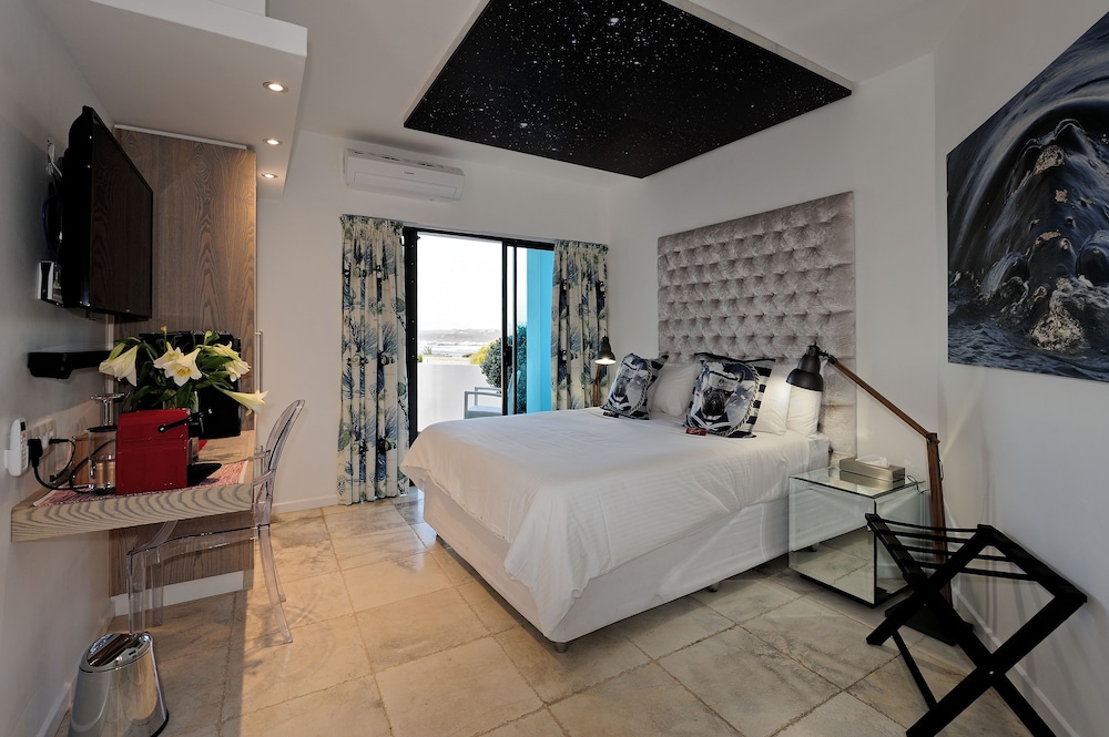Seascape room with balcony - Photo 1