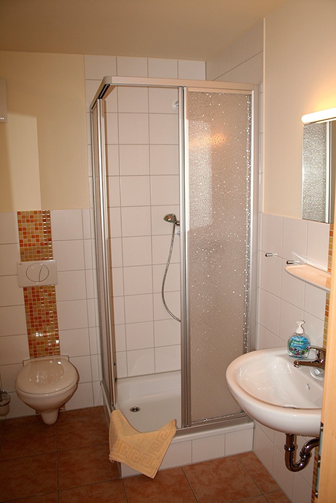 Apartment photo 2