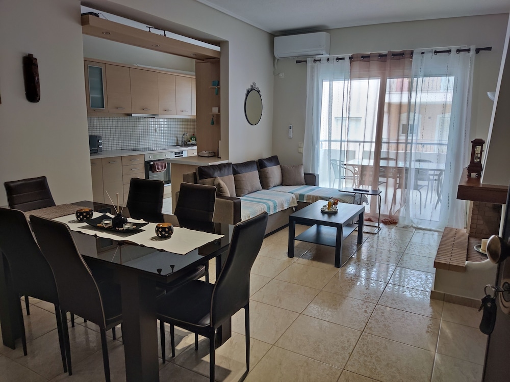 Economy Apartment, 3 Bedrooms, Non Smoking, Private Bathroom (A4) - Photo 1