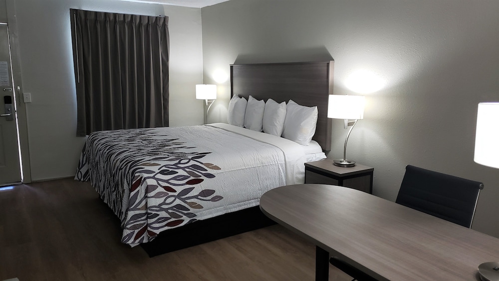 Superior Room, 1 King Bed, Non Smoking - Photo 6