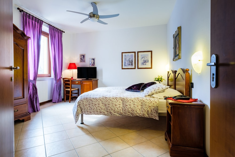 Classic Double or Twin Room photo 2