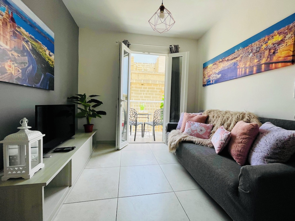 Comfort Apartment photo 1