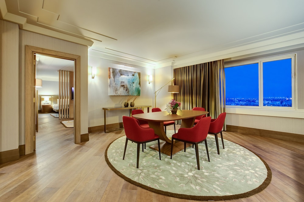 Presidential Suite photo 3