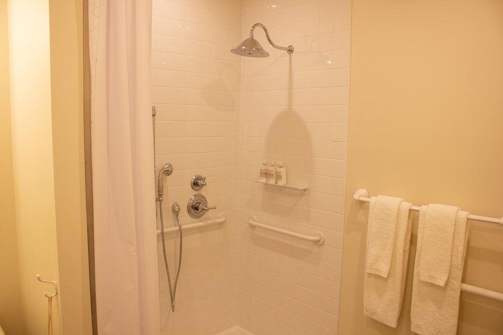 Travelers Hotel, Billede 2