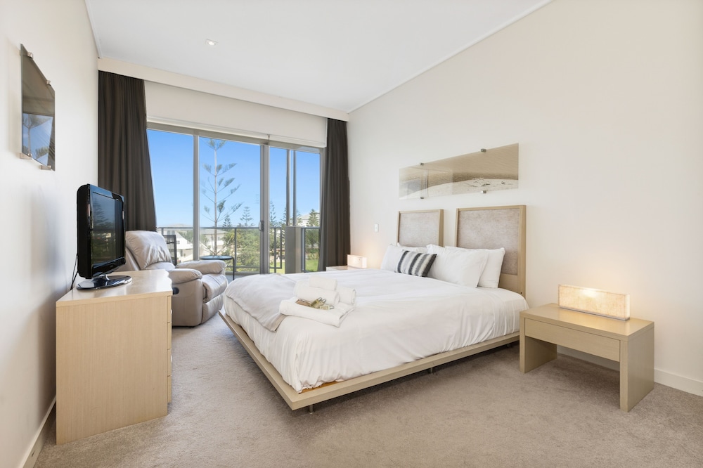 Deluxe Suite, 3 Bedrooms, Jetted Tub, Park View photo 1
